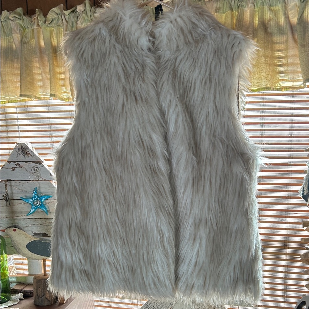Fabulous Furs Faux Fur Vest in Cream